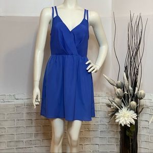 NWOT BCBGeneration V-Neck Mini Dress with Pockets